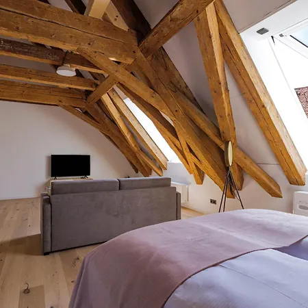 Limehome Konrad-adenauer-str 4*